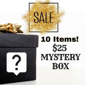 ⭐️ 🛍 10 PIECE CLEAROUT MYSTERY BOX!
